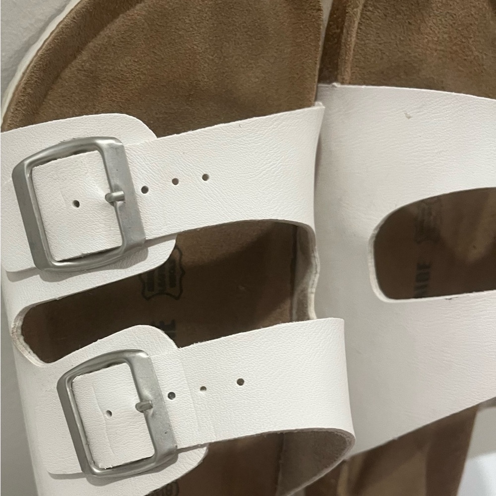 Women’s Size 8 Cushionaire Sandals - Picture 6 of 9